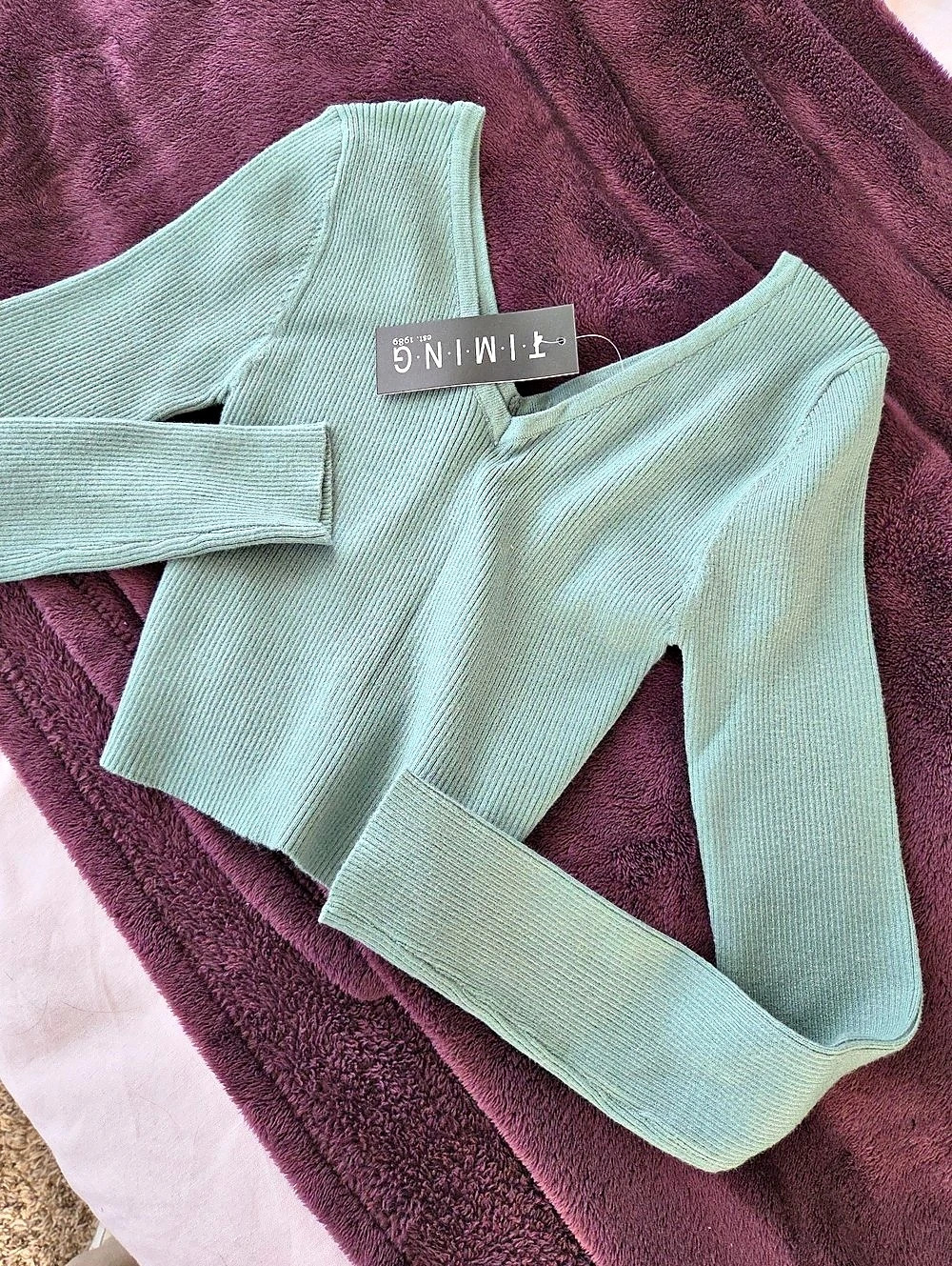 TIMING Long Sleeve Top in Green Size Medium NWT